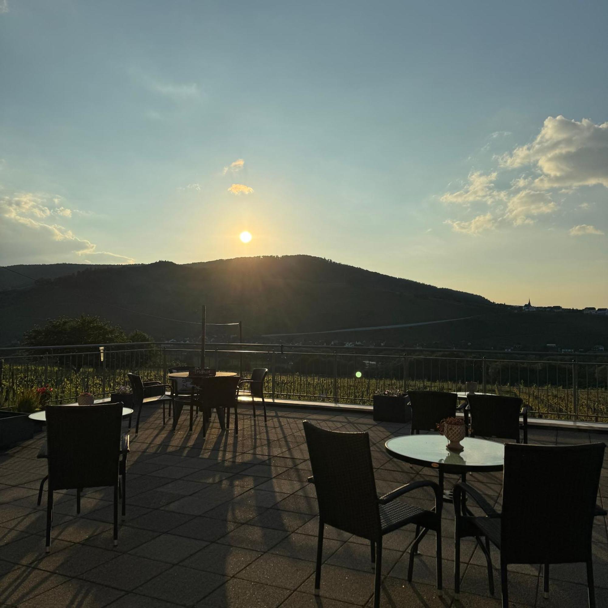 Bed and Breakfast Weingut Tiliahof Brauneberg Exterior foto